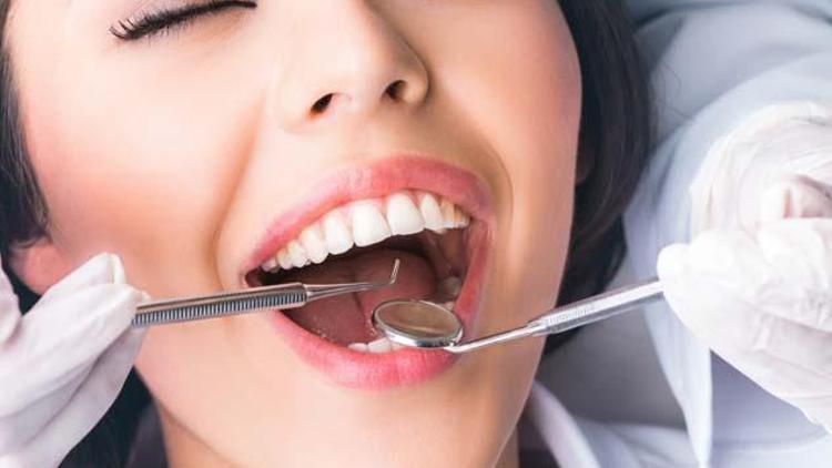 Eksik Dişler İmplant ve Kaplama Yöntemiyle Nasıl Tedavi Edilir? 