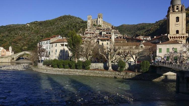 Monet tablosuna konu olan İtalyan köyü: Dolceaqua