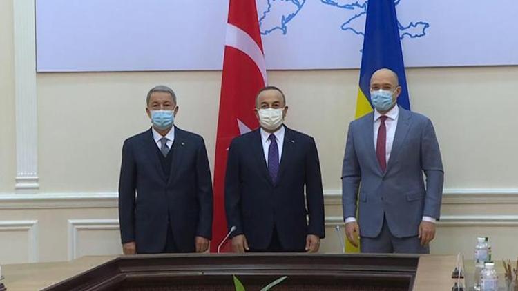 Bakan Çavuşoğlu ve Akar, Ukrayna Başbakanı Shmyhal ile görüştü