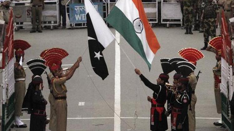 Pakistan, Hindistanın BM gözlemcilerine ateş açtığını iddia etti