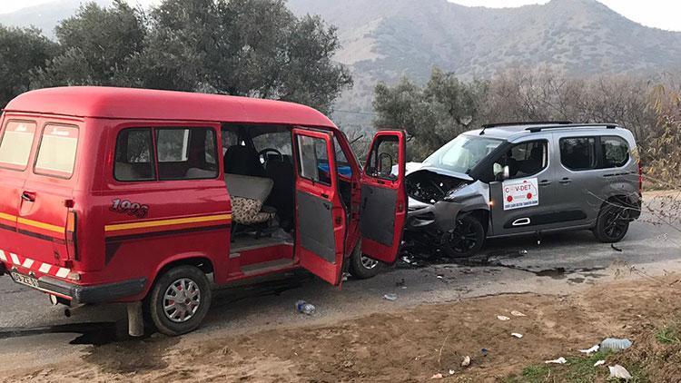 Aydında filyasyon ekibini taşıyan araç kaza yaptı 5 yaralı
