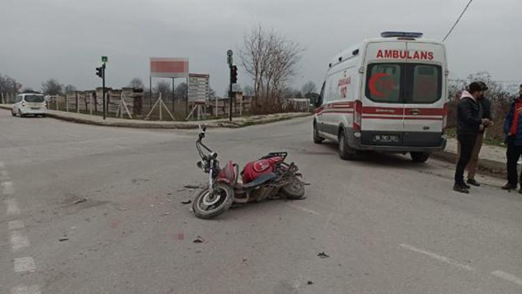 Otomobilin çarptığı elektrikli bisikletin sürücüsü ağır yaralandı