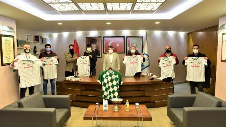 Yıldırım Belediye Başkanı Yılmaz’dan Bursaspor forması