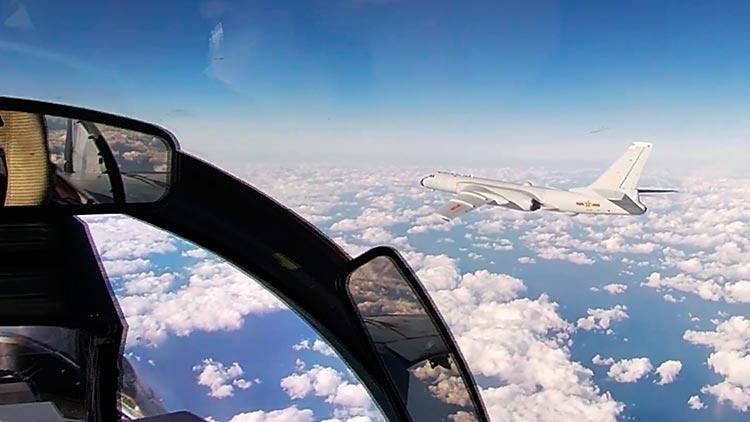 Çin ve Rusyadan gövde gösterisi Bombardıman uçaklarını havalandırdılar
