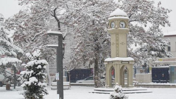 Doğu Anadoluda 661 köy yolu kardan kapandı