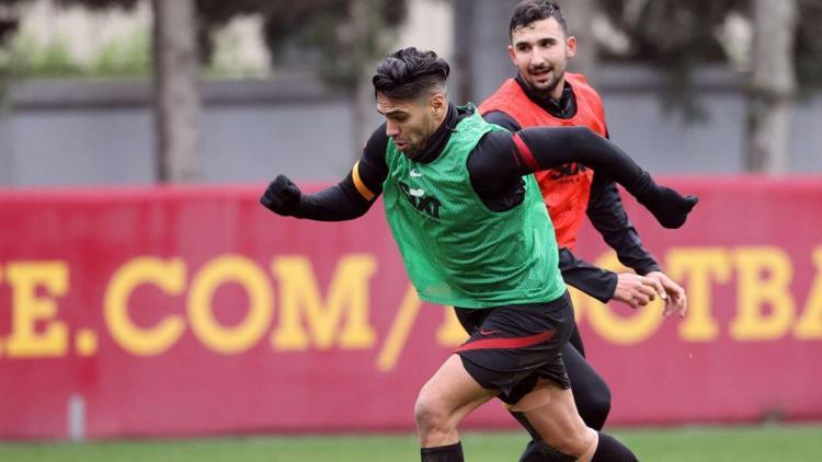 Son Dakika | Galatasaray açıkladı Radamel Falcao geri döndü