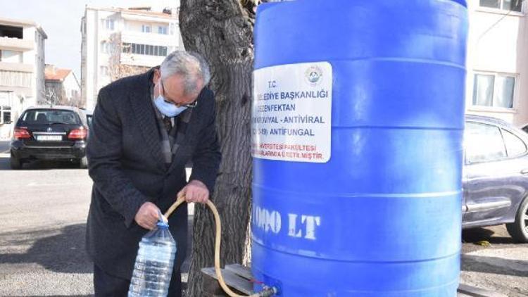 Keşan’da vatandaşlara çeşmeden ücretsiz dezenfektan dağıtılıyor