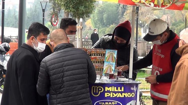 Son dakika... Bayilerin önünde kuyruk oluştu Hatay’da Milli Piyango biletlerine yoğun ilgi