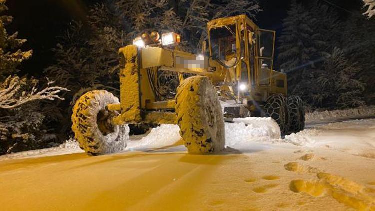 Karadeniz’de kar esareti; 250 köy yolu kapandı