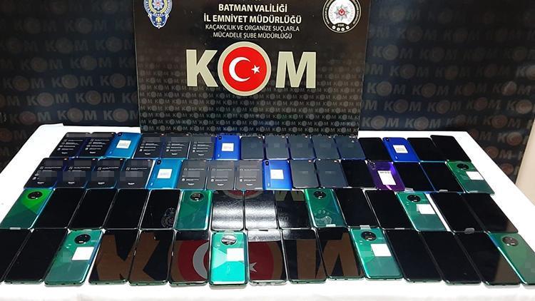 Batmanda 62 adet gümrük kaçağı cep telefonu ele geçirildi