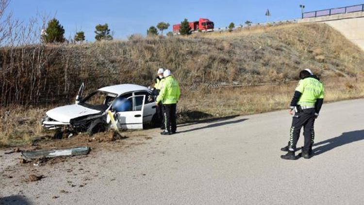 Kırıkkalede, şarampole devrilen otomobilin sürücüsü öldü