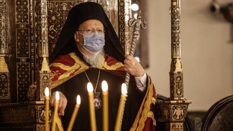 Fener Rum Ortodoks Patrikhanesinde koronavirüs gölgesinde Noel ayini