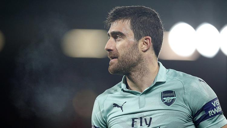 Fenerbahçe savunmayı Sokratis ile toparlayacak