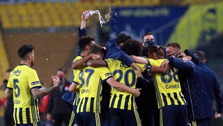 Fenerbahçede futbolcuları etkileyen WhatsApp konuşması