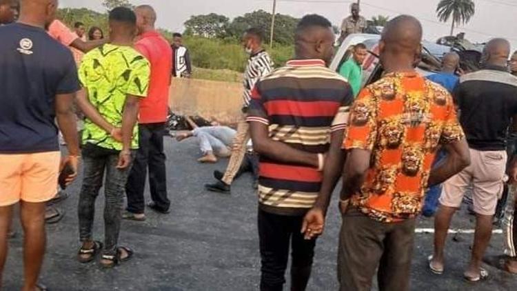 Nijeryada katliam gibi kaza: 10 ölü, 16 yaralı