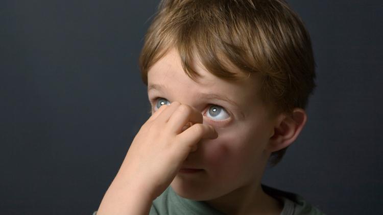 Koronavirüs endişe yaratmaya devam ediyor… Çocukların sık sık yüzlerine dokunması nasıl önlenir?