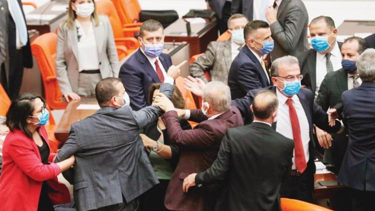 CHP AYM’ye gidiyor