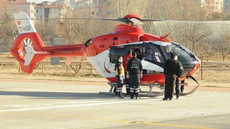 Hatayda 21 günlük bebek ambulans helikopterle sevk edildi