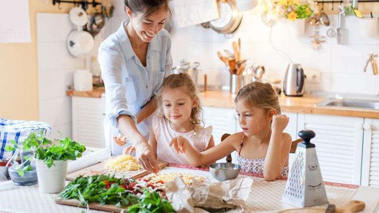 Çocuğunuzun sağlıklı beslenmesini sağlamak için 8 ipucu