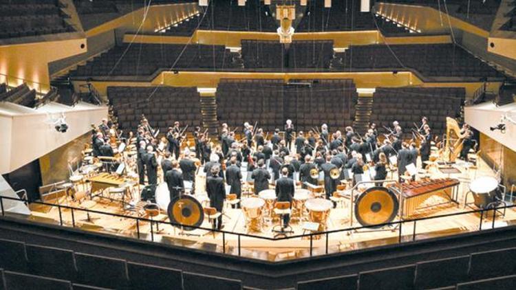 Berlin ve Viyana Filarmoni orkestralarının yeni yıl konserleri ekranda