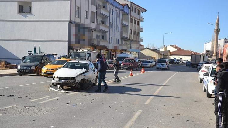 Sivas’ta trafik kazası: 2 yaralı