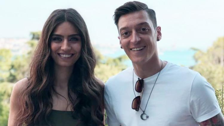 Mesut Özil Fenerbahçeye kaldı Juventusun transfer kararı...