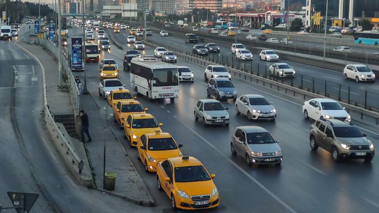 İstanbulda kısıtlama öncesi trafik yoğunluğu yüzde 30 azaldı