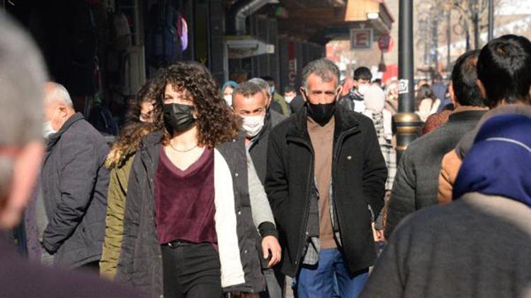 Diyarbakırda yılbaşı öncesi cadde ve sokaklarda yoğunluk