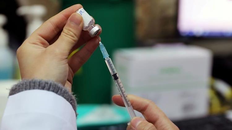 Koronavirüs aşısı olan 428 kişi virüse yakalandı