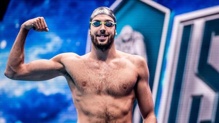 Milli sporcu Emre Sakçıya Yılın çıkış yapan yüzücüsü ödülü
