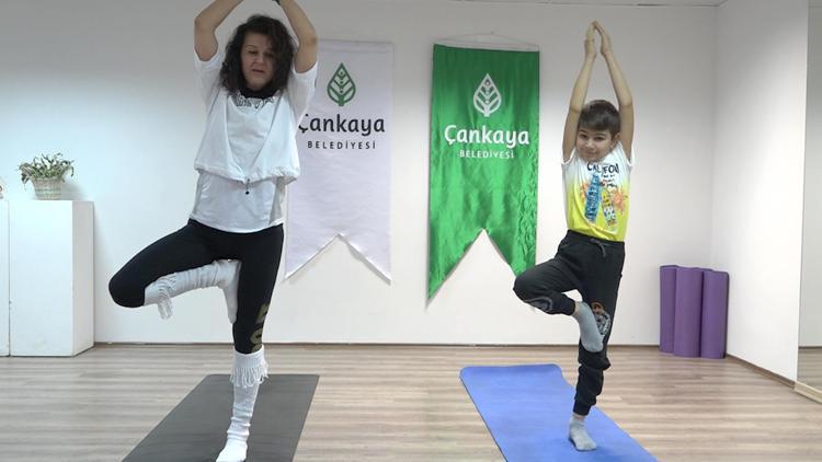 Çocuklara online yoga