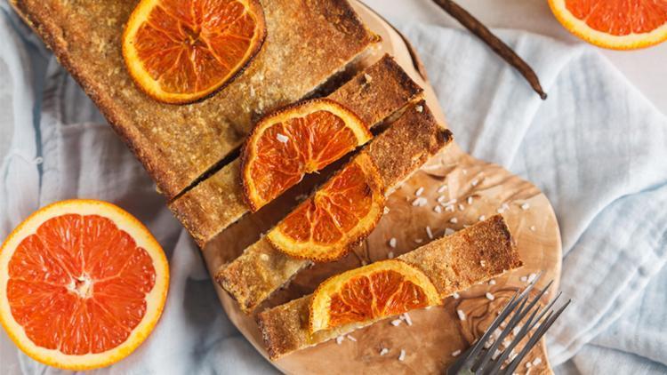 Formda Kalmak İsteyenlere: Şekersiz Portakallı Kek 
