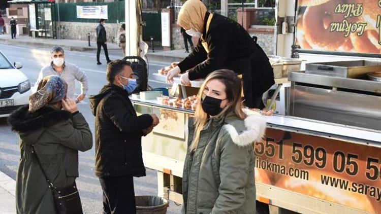 Şarkıcı Tuğba Özerk, Bebek’te lokma dağıttı