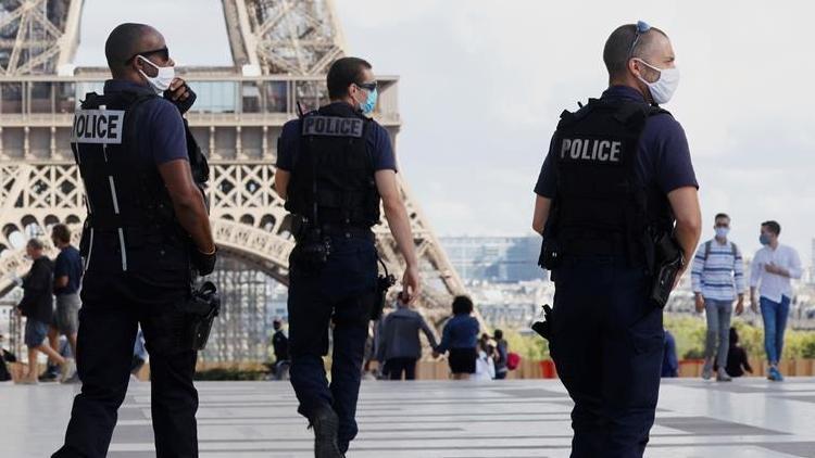 Fransa’nın 15 ilinde 2 Ocak’tan itibaren sokağa çıkma yasağı başlıyor