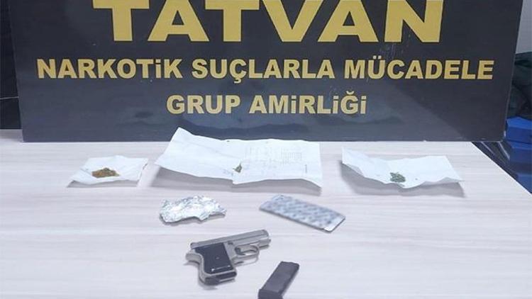 Tatvan’da uyuşturucu ve silah ele geçirildi