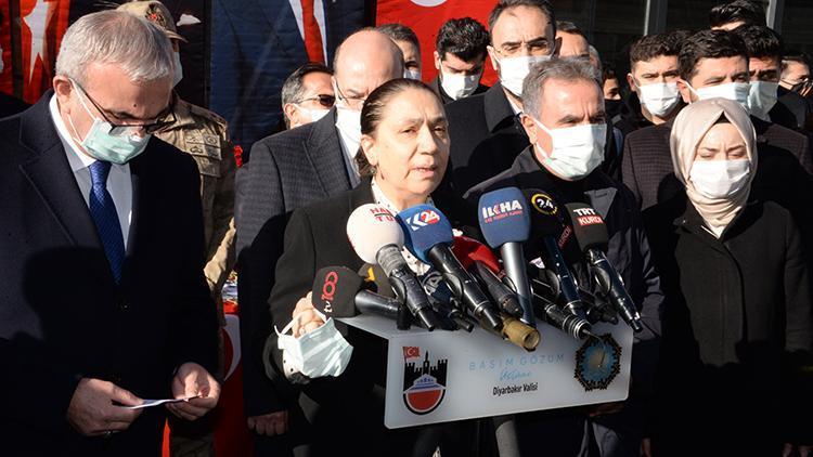 Diyarbakırda dershane önündeki bombalı saldırıda yaşamını yitirenler anıldı