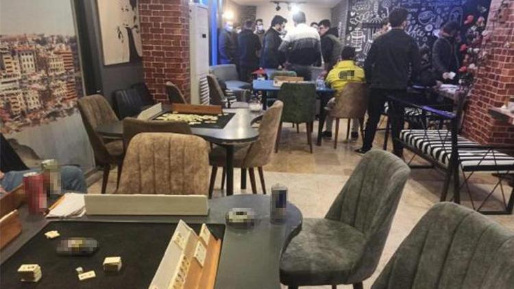 Sultangazide kafede oyun oynayanlara 50 bin lira ceza kesildi