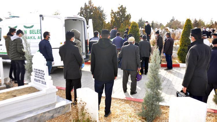 Çok acı olay Koronavirüs 1 saat arayla canlarını aldı...