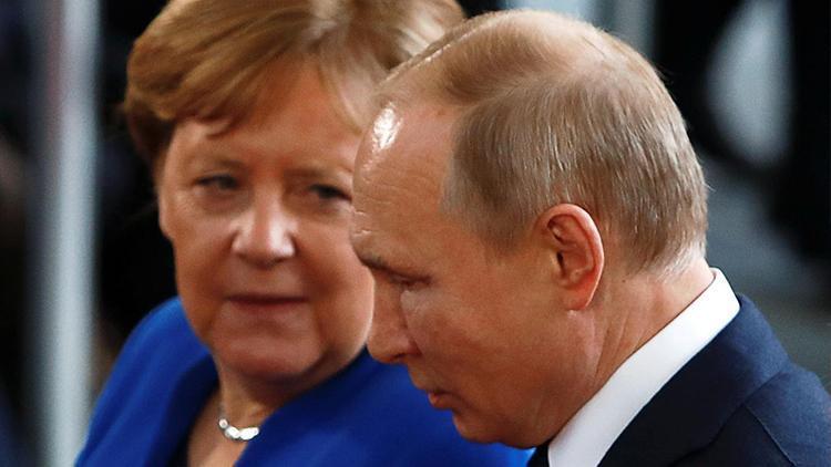 Merkel ve Putinden kritik görüşme