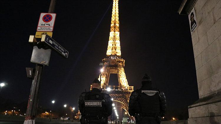 Fransada sokağa çıkma yasağının süresi uzatıldı