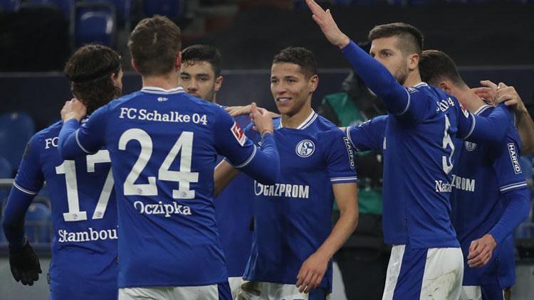 Schalke sonunda başardı Tarihi rekora 1 maç kala…