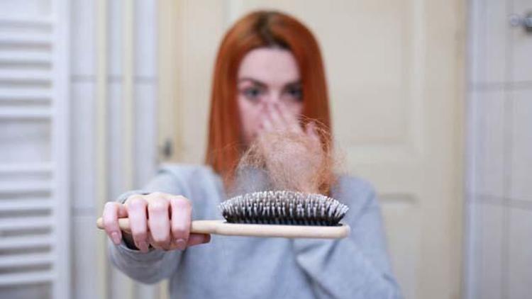 Saç Dökülmesi Neden Olur? Saç Dökülmeleri Nasıl Tedavi Edilir? 