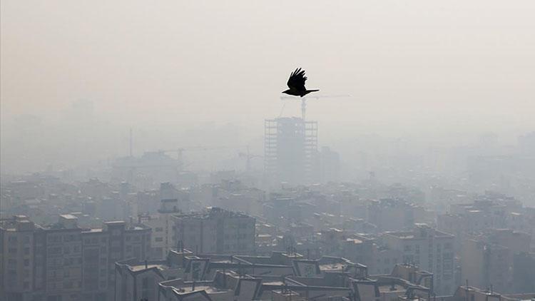 İranda hava kirliliği kabusu... Salgın bitmeden felaketler üst üste geliyor