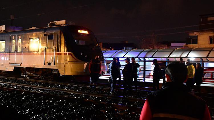 İzmirde korkunç kaza Trenin altında kaldı