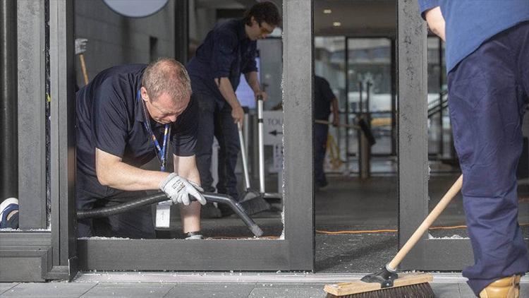 Yeni Zelanda parlamentosuna baltalı saldırı