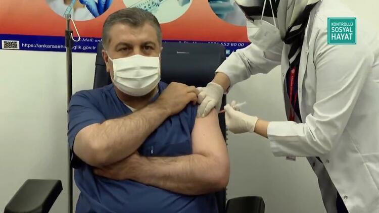 Son dakika haber: İlk koronavirüs aşısını Sağlık Bakanı Fahrettin Koca oldu Bakan Kocadan aşı sonrası ilk açıklama