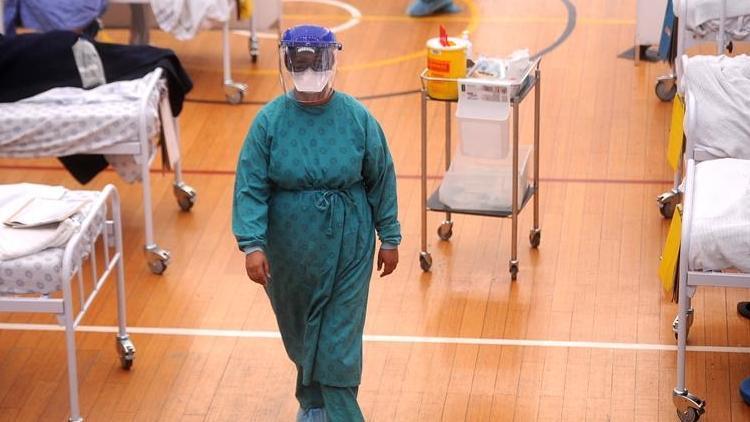 İngilterede sağlık sistemi çökme noktasında: 4,5 milyon kişi tedavi olmayı bekliyor