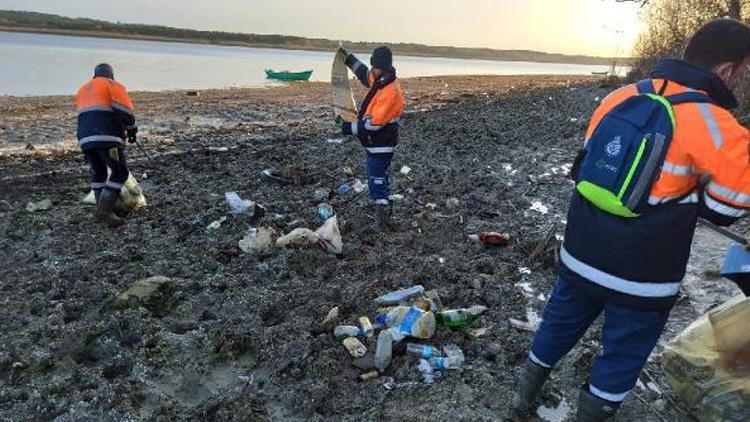 İstanbulda sular çekildi, atıklar ortaya çıktı 40 ton...