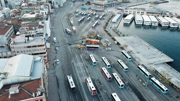 Boş kalan Üsküdar ve Kadıköy Meydanları havadan görüntülendi