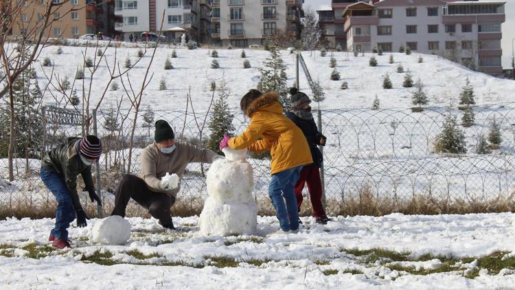 Kar yağışı unutturdu